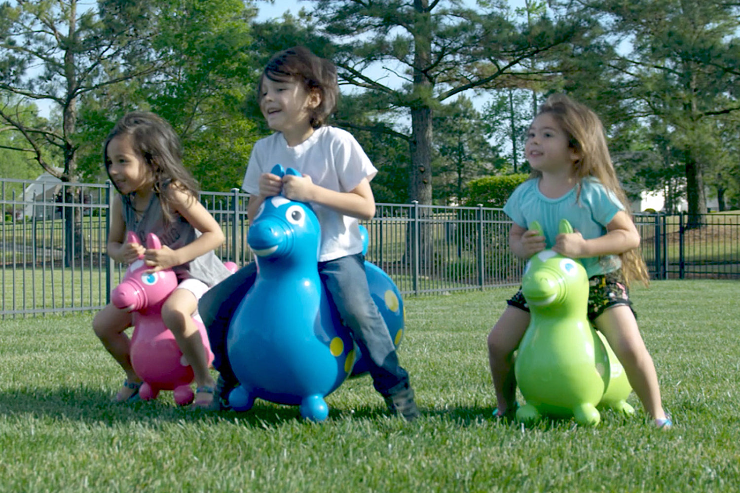 Rody MAX Red Inflatable Bounce Horse With Pump – Kettler Canada